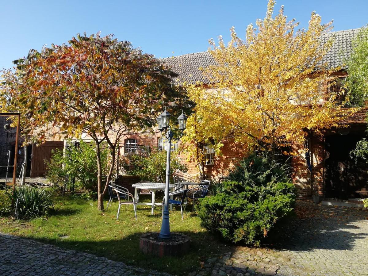 Ehemalige Bibliothek Apartment Fuer 2 Mit Kueche Kamin Netflix Parken Und Hofladen Steinhofel Екстериор снимка
