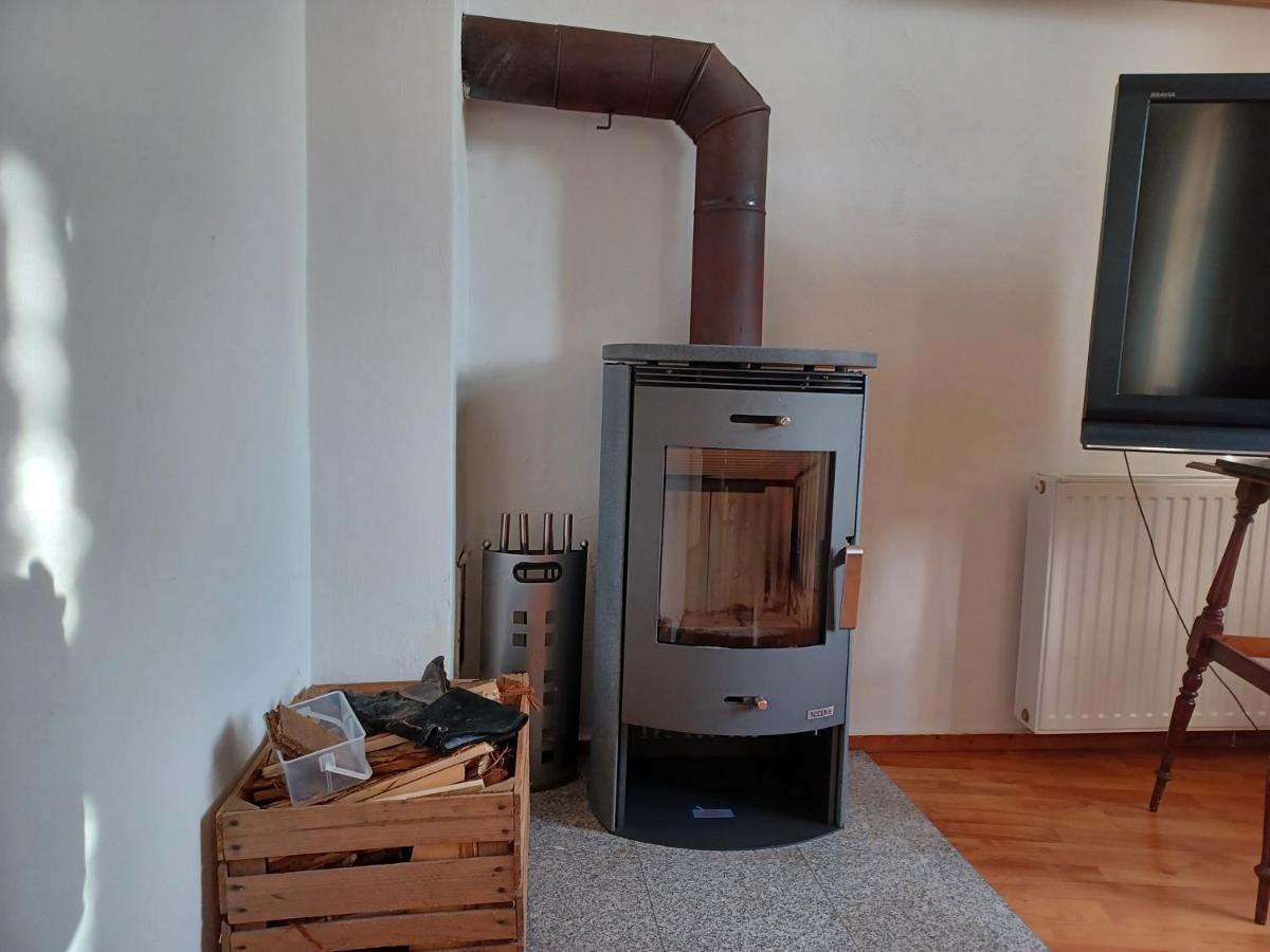Ehemalige Bibliothek Apartment Fuer 2 Mit Kueche Kamin Netflix Parken Und Hofladen Steinhofel Екстериор снимка